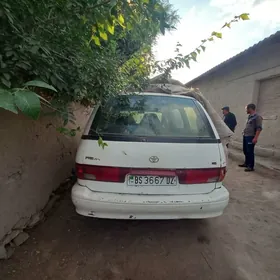 Toyota Previa 1991