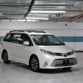 Toyota Sienna 2019