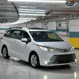 Toyota Sienna 2021