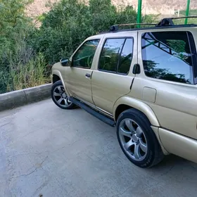 Nissan Pathfinder 2001