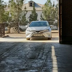 Toyota Camry 2018