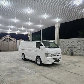 Toyota Hiace 2012