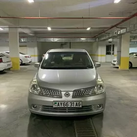 Nissan Tiida 2008