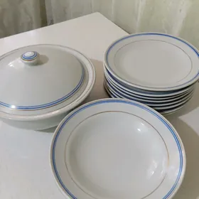 Столовый набор посуды
