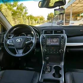 Toyota Camry 2017