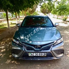 Toyota Camry 2019