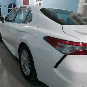 Toyota Camry 2018