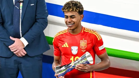 17-летний чемпион Европы Ямаль взял номер Месси в «Барселоне»