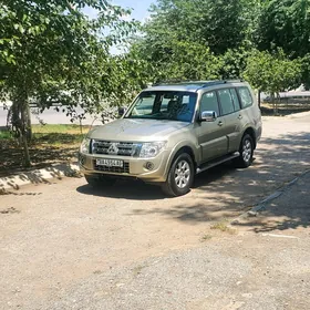 Mitsubishi Pajero 2011