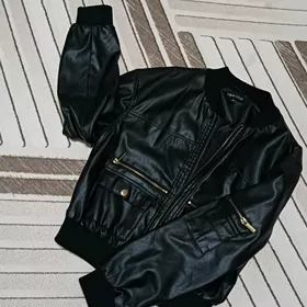 кожанная куртка размер М
