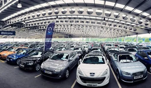 Продажи автомобилей в ЕС в июне выросли, но доля электромобилей снизилась
