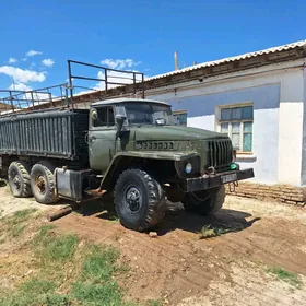 Ural 4320 1984