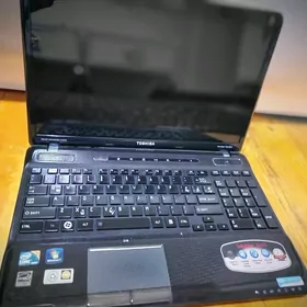 TOSHIBA NOUTBUK