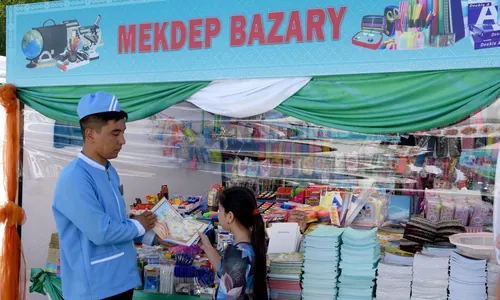 Türkmenistanda mekdep bazarlary 1-nji awgustdan 5-nji sentýabra çenli guralar