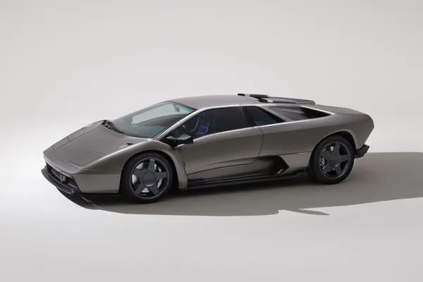 Italiýada Lamborghini Diablo gaýtadan dikeldilýär: 1,5 mln dollarlyk ulagdan 19 nusga çykarylar