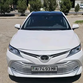 Toyota Camry 2018