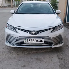 Toyota Camry 2021