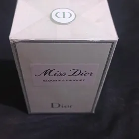 Miss Dior цветущий букет