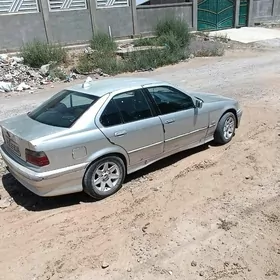 BMW 330 1992