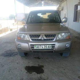 Mitsubishi Pajero 2005