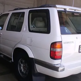 Nissan Pathfinder 1998