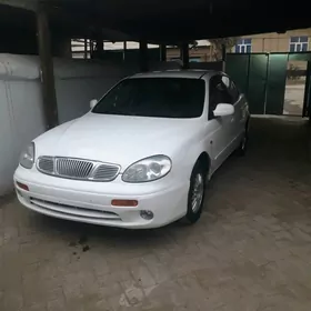 Daewoo Leganza 2000