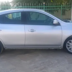 Nissan Versa 2013