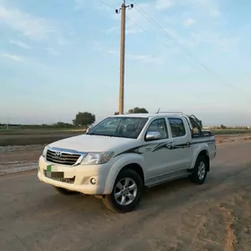 Toyota Hilux 2015