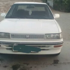 Toyota Corolla 1990