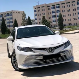 Toyota Camry 2018