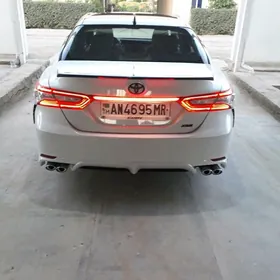 Toyota Camry 2018