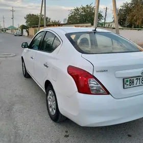 Nissan Sunny 2012