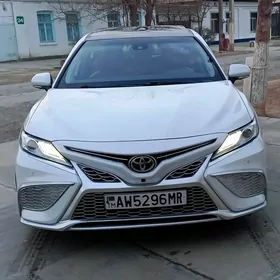 Toyota Camry 2019