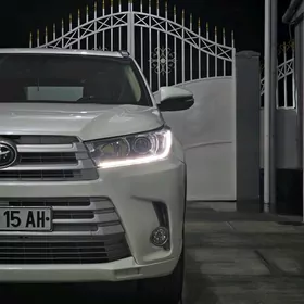 Toyota Highlander 2019