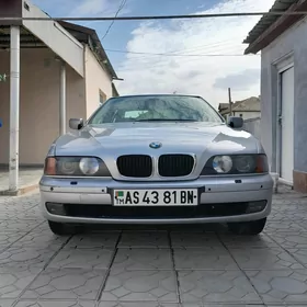 BMW E39 1998