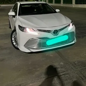 Toyota Camry 2018