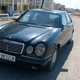 Mercedes-Benz E320 1996