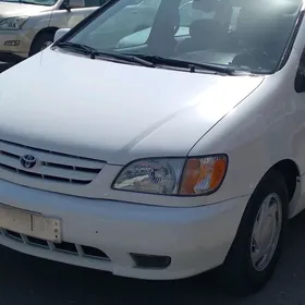 Toyota Sienna 2001