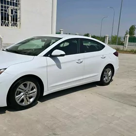 Hyundai Elantra 2018