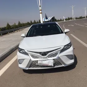 Toyota Camry 2018