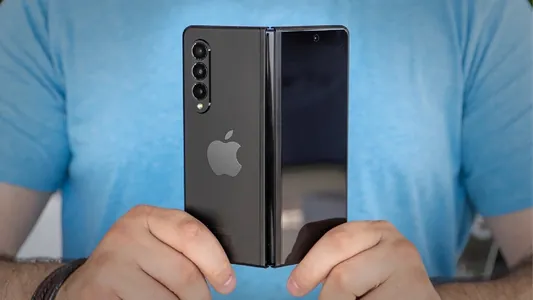 Apple geljekki eplenýän iPhone üçin çydamly ekrany patentledi