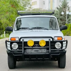 Lada Niva 2015