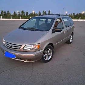 Toyota Sienna 2002