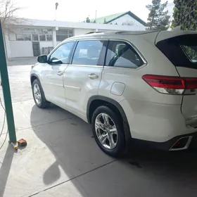 Toyota Highlander 2019