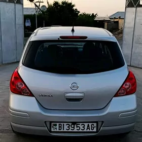 Nissan Versa 2010