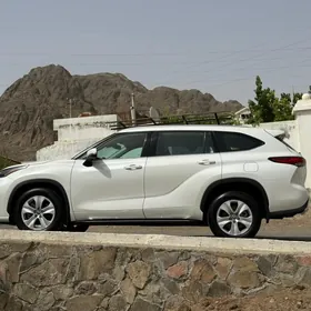 Toyota Highlander 2021