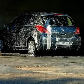 Nissan Versa 2011