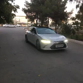 Lexus ES 350 2019