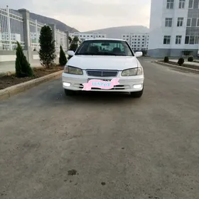 Toyota Camry 1999