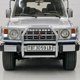 Mitsubishi Pajero 1991